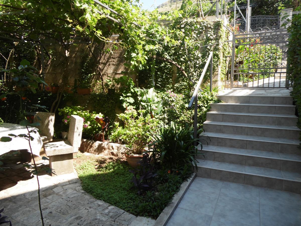 Apartments Slavica Jovanovic Sveti Stefan Exterior photo